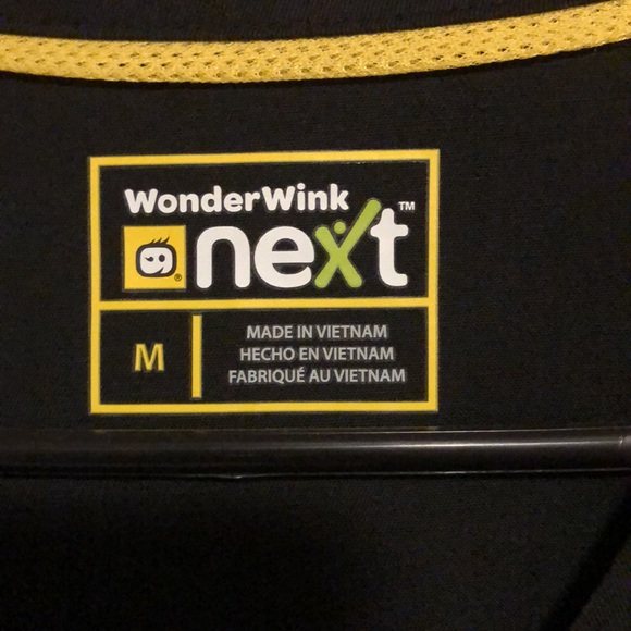 Scrubs top - WonderWink Next Brand - Mediun in Black - Picture 2 of 6